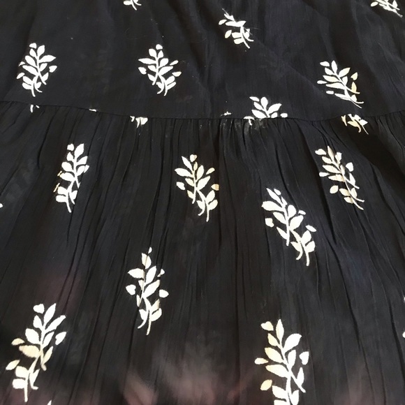 5th Love size medium Navy & white print off shoulder , 3/4 bell sleeves - Picture 9 of 9